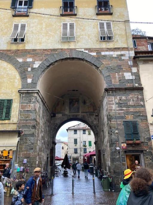 Apartamento Dimora Leonardo. Centro Storico. Lucca Exterior foto
